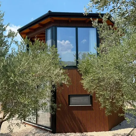 Octerra - Private Jacuzzi - & Mountain View