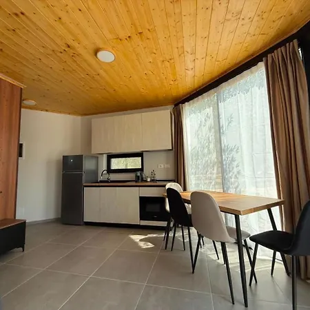 Octerra - Private Jacuzzi - & Mountain View Vakantiehuis