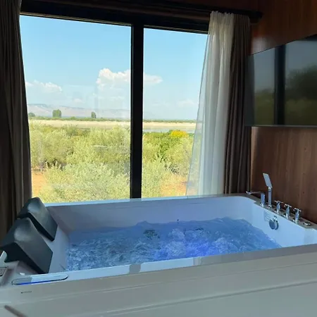 Octerra - Private Jacuzzi - & Mountain View *